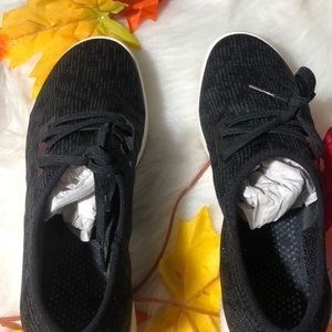 adidas Shoes - 🚨 Women’s Sneakers 🚨 adidas Shoes - 🚨 Women’s Sneakers 🚨